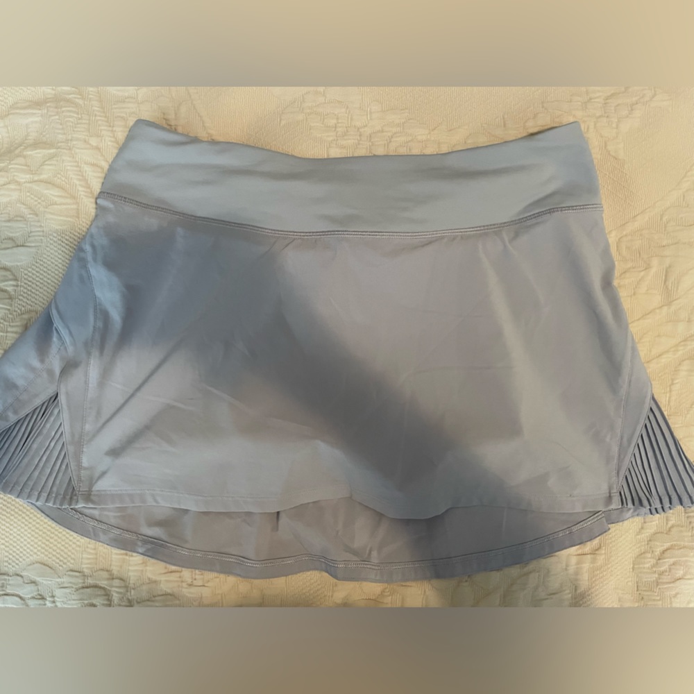 lululemon skirt size eight in a light purple/lilac *discontinued style*